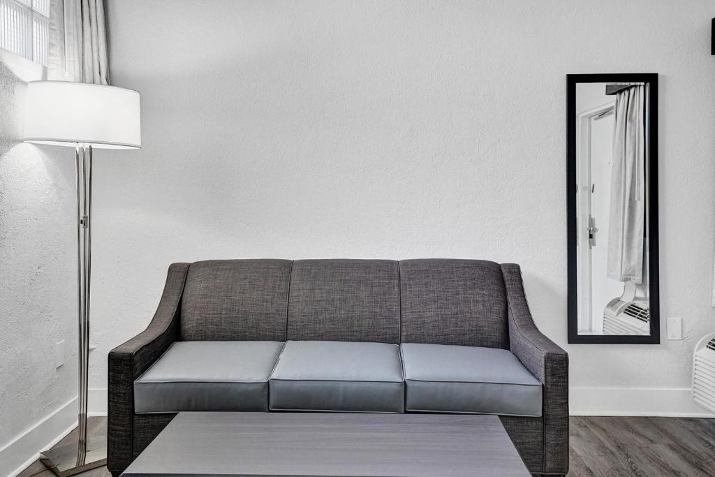 The Harrison Hotel Downtown Hollywood FL, an Ascend Collection Hotel photo