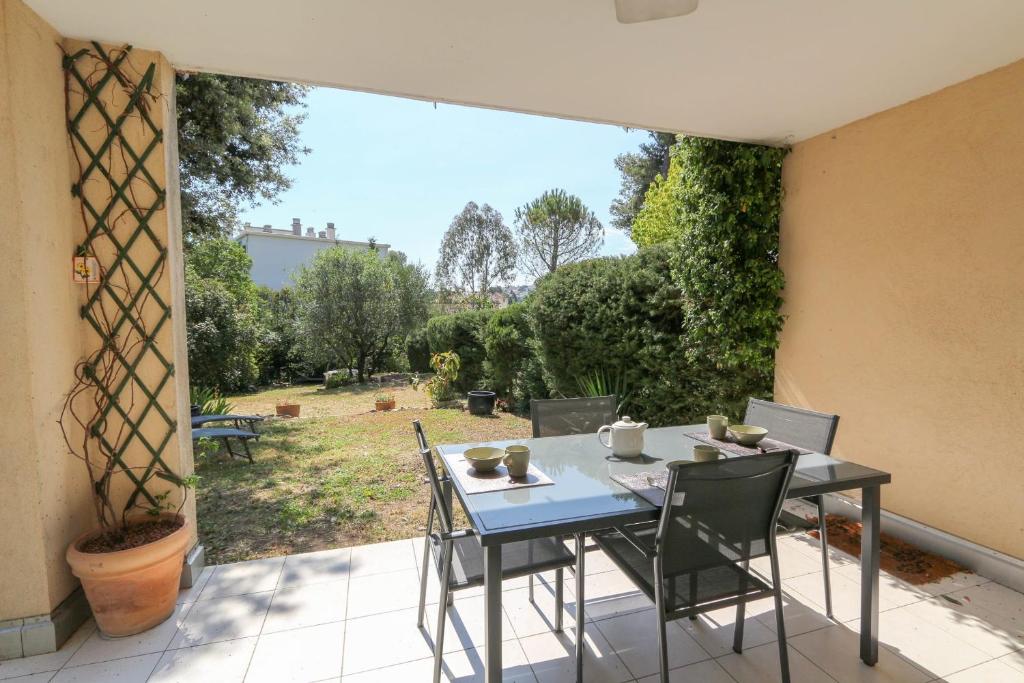 Charming & bright flat with AC Garden 300m and Closed Garage - BENAKEY