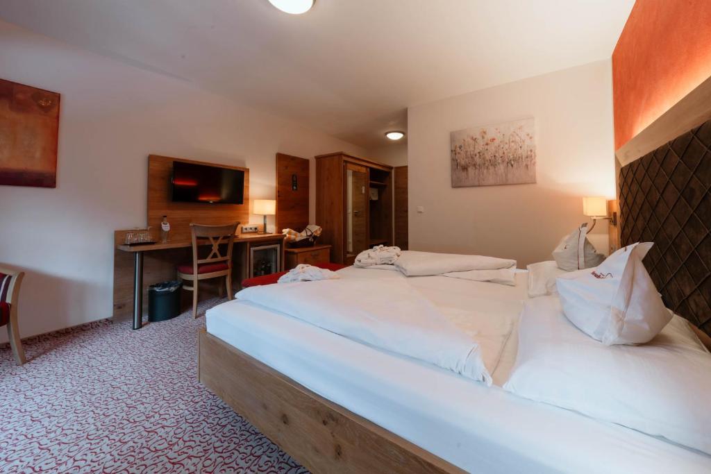 Hotel Neuhäusl - herzlich familiär - Comfort Double Or Twin Room