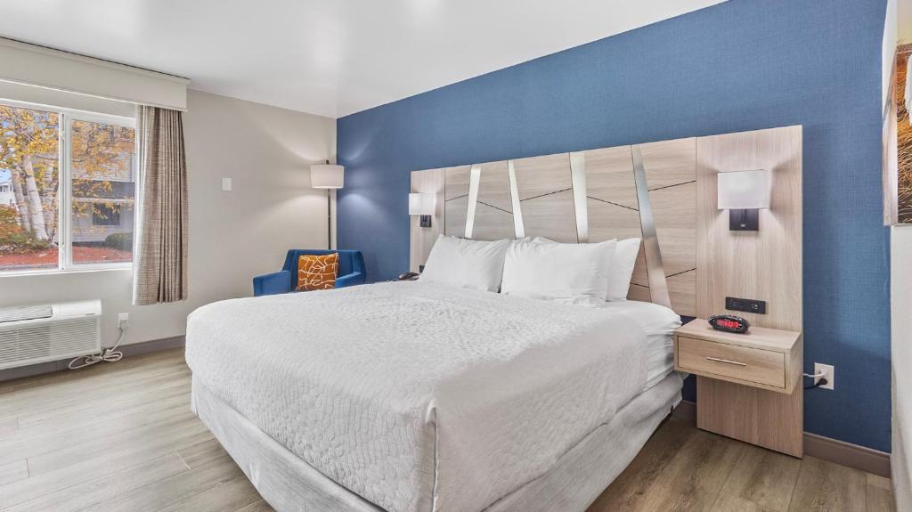 Best Western Plus, The Inn at Hampton photo