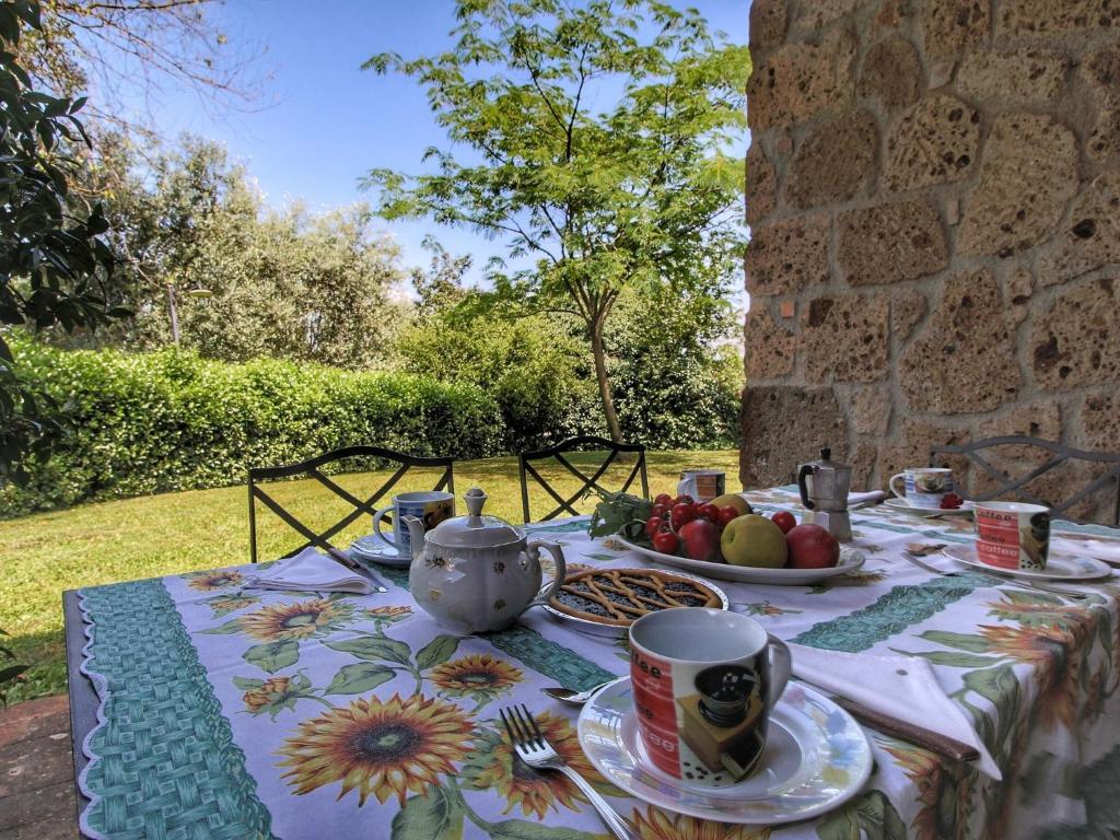 Serene Farmhouse in Proceno with Swimming Pool