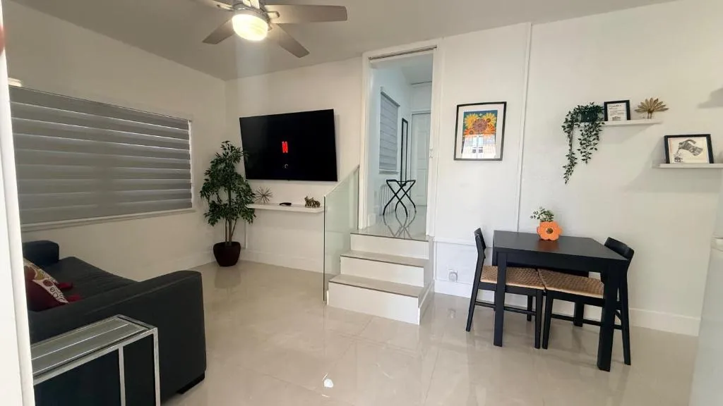 Comfortable modern apartment- central location.