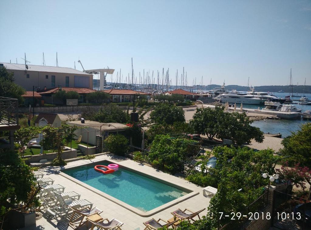 Apartments Ginna
