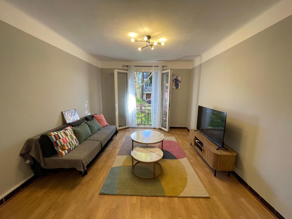 2 bedrooms appartment with free parking