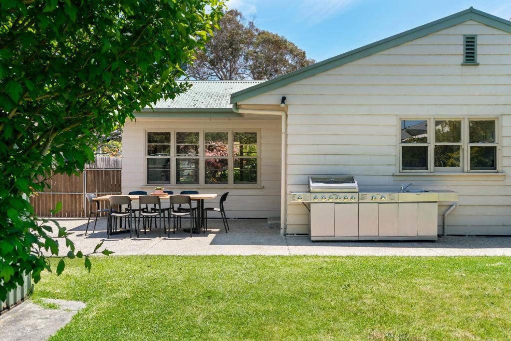 Gallery image of Gem on the Avenue Walking distance to shops and beach in Rosebud