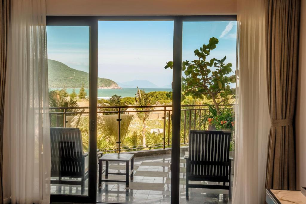 Deluxe King Room Sea View
