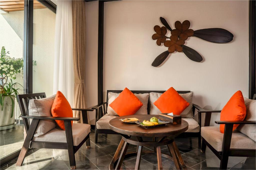 Junior Suite Garden View with Children Themed Room