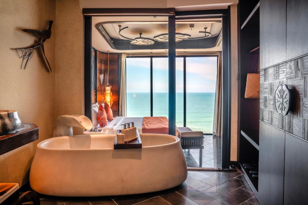 Suite Sea View with Children Themed Room