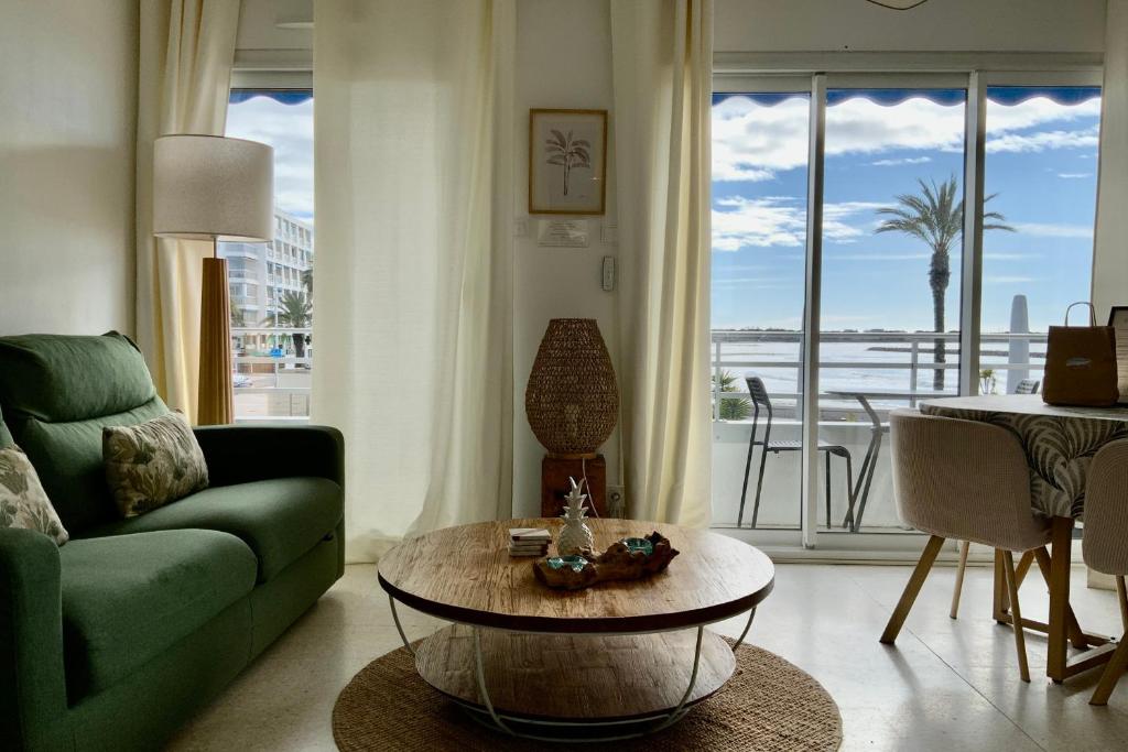 Impérial 1 Appartement vue mer face à la plage Rive Gauche du Grau-du-Roi