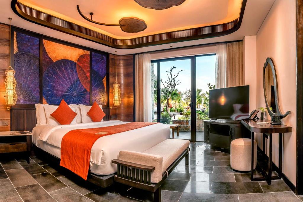 Deluxe Family Suite 2-Bedroom Garden View with Children Themed Room