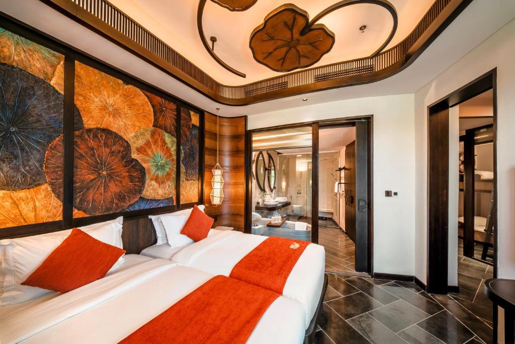 Deluxe Family Suite 2-Bedroom Garden View with Children Themed Room