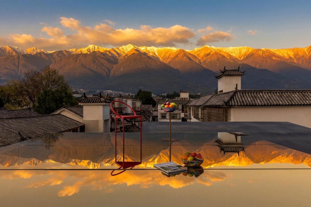SIXI CANGSHAN MOUNTAINS GOLDEN SUNRISE MIRROR OF THE SKY SOUND SLEEP ...