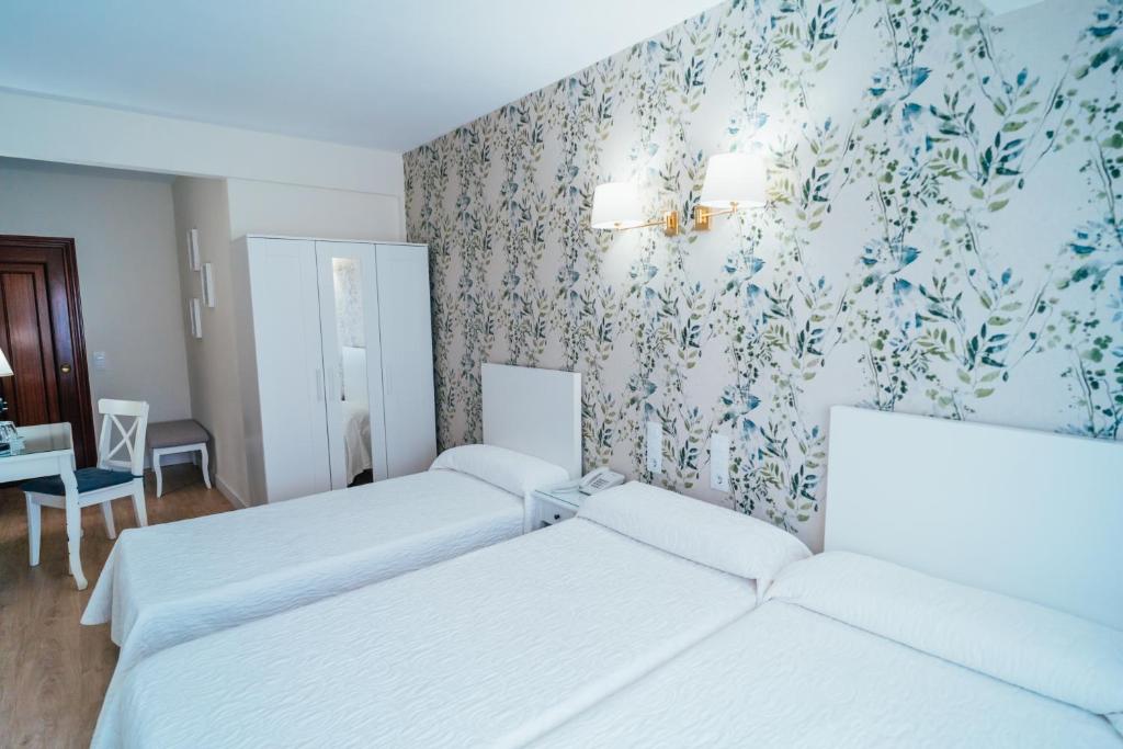 Hostal Cortés - Superior Driepersoonskamer