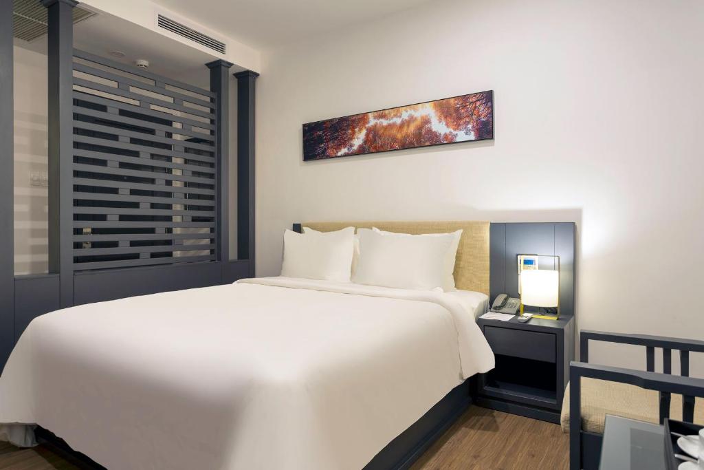 Calista Sai Gon Hotel - Superior Double Room (No Window)