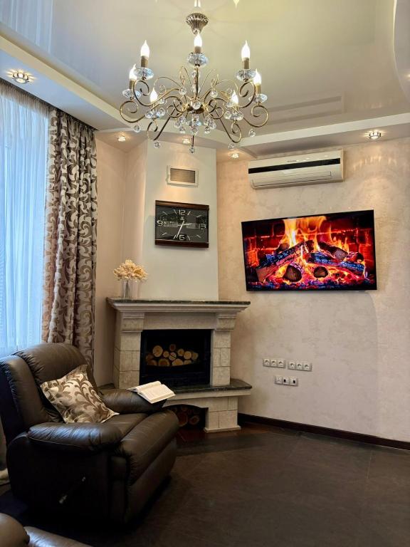 Двоповерховий Пентхаус с великим Джакузі біля метро Наукова