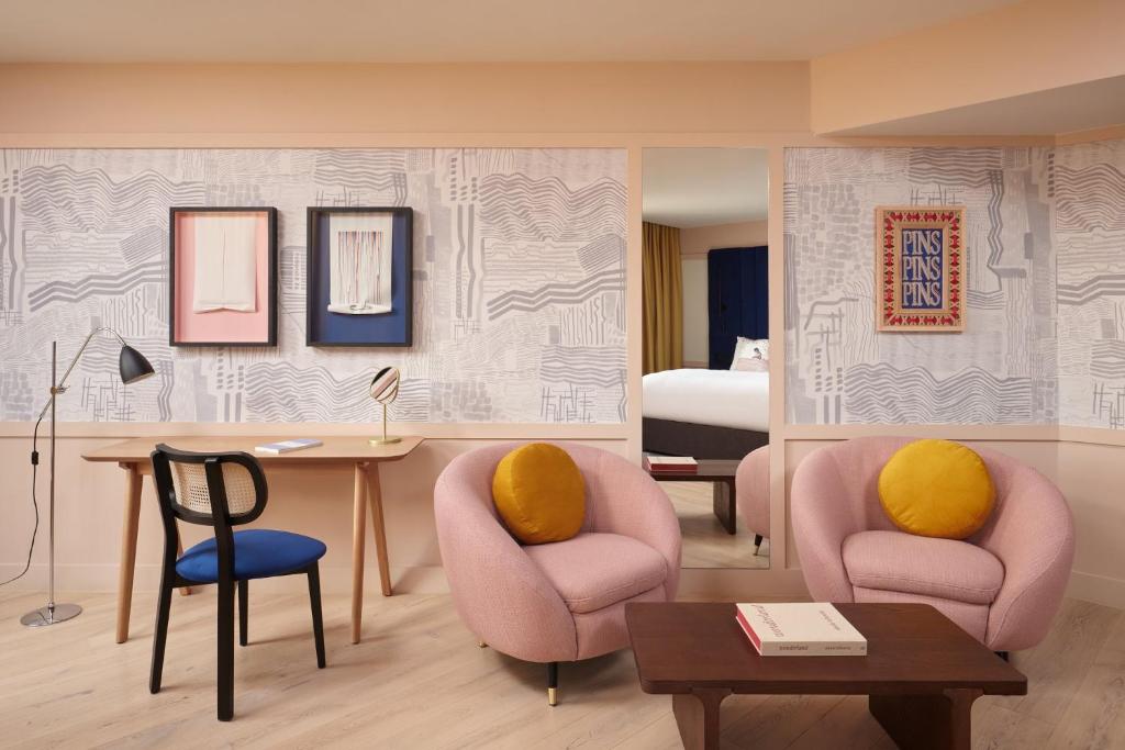 Hotel Indigo Gloucester - The Forum by IHG - Suite King En Esquina - Recientemente Renovada