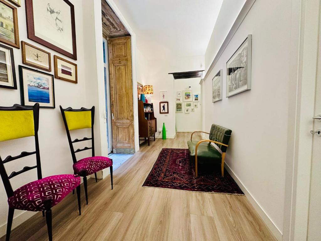 Art-Filled Loft 289 Via Toledo Heart of Naples and Plebiscito