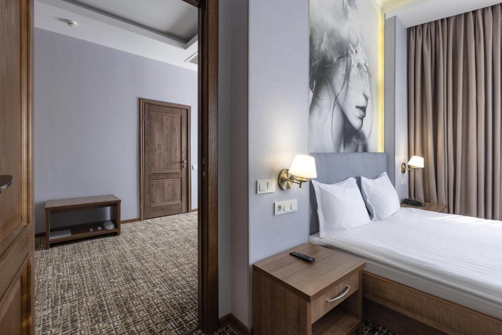 فضای داخلی Renion Hills Hotel در آلماتی - تصویر ۳