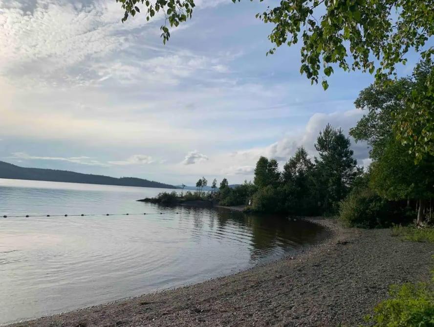 a view of the shore of a lake at La Villa Rustique-2 in Notre-Dame-du-Lac