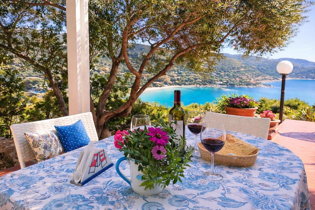 Villa Il Gabbiano a few minutes walk from the sea