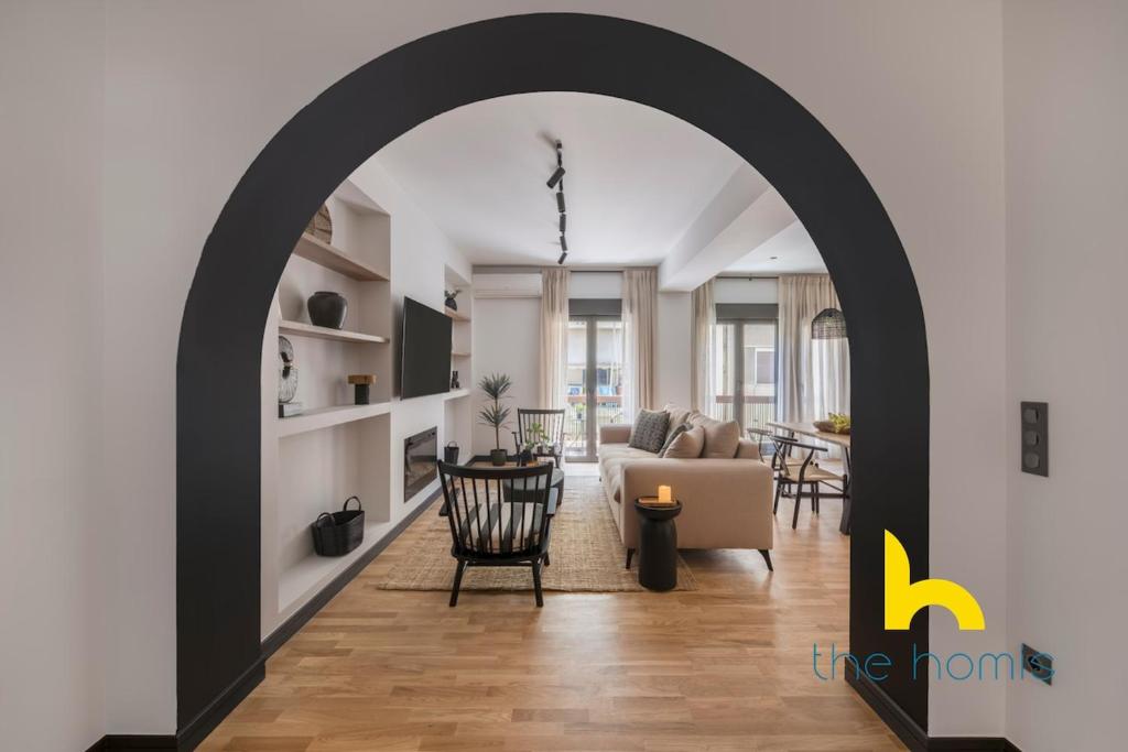 The Olive Arch Family APT near Acropolis & Metro