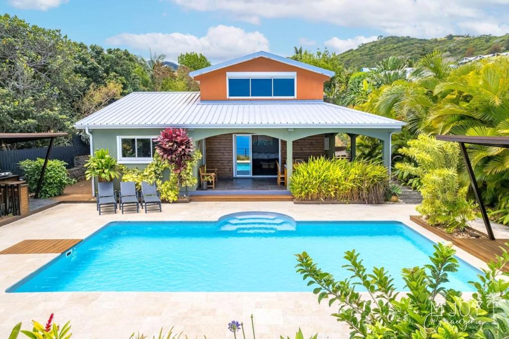 Villa Eden - swimming pool and amazing ocean view