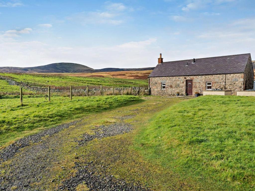 an old stone barn in the middle of a field at 1 Bed in Edzell oc-ca335 in Edzell