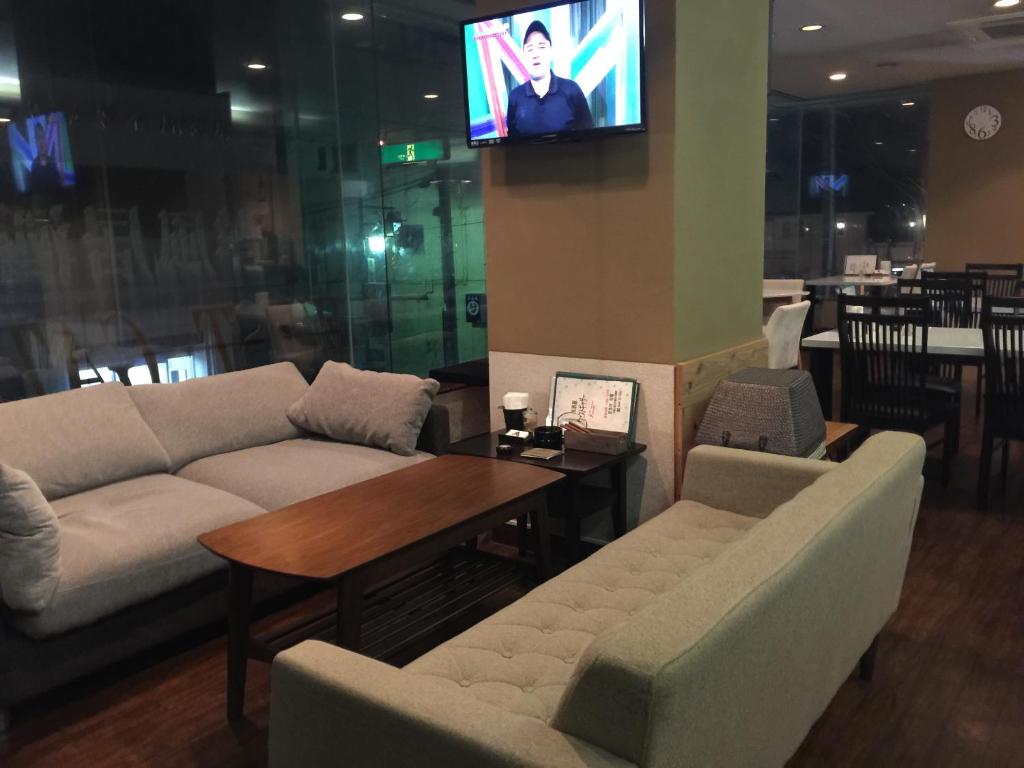 Posezení v ubytování HOTEL CROWN HILLS FUJINOMIYA