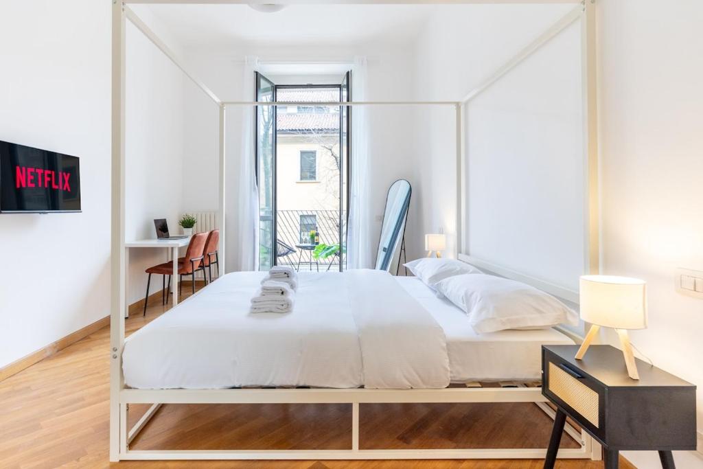 Duomo 15 min walk - Historic Center, 4 Bedrooms and 2 Terrace