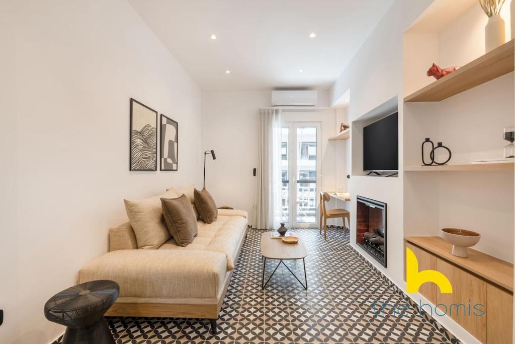 Sunlit APT with Electric Fireplace in Kallithea