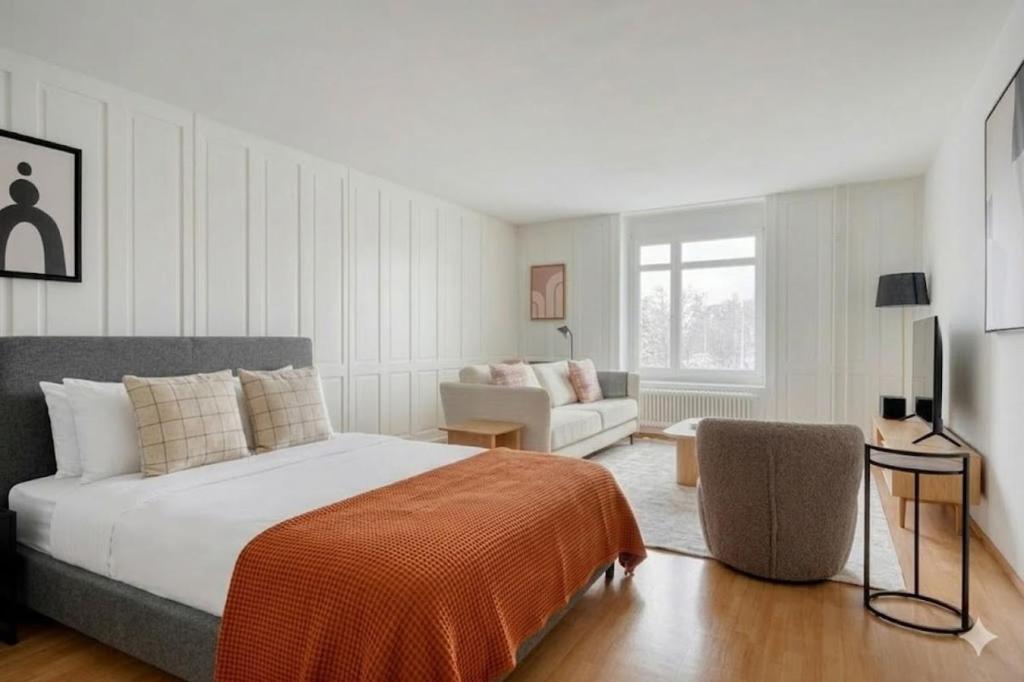 Emerald Suite