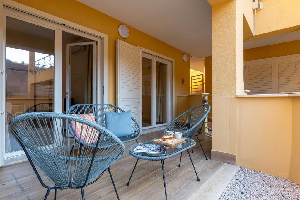 Urban Oasis Labicana with Patio 2 - Free Parking