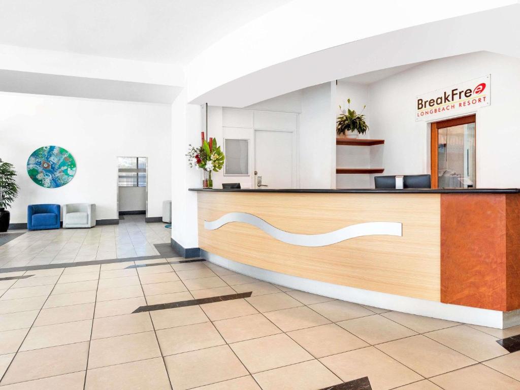 a lobby of a berklee hospital at BreakFree Longbeach Resort in Gold Coast