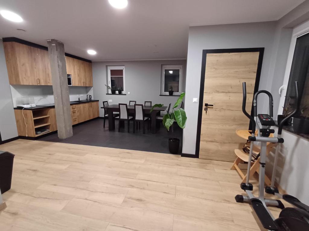 Noclegi u Wilka - Quarto Triplo Com Banheiro Privativo Externo