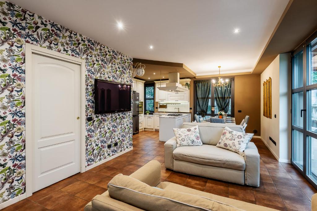 StayEasy Meucci - 2-Level apt with garden and box