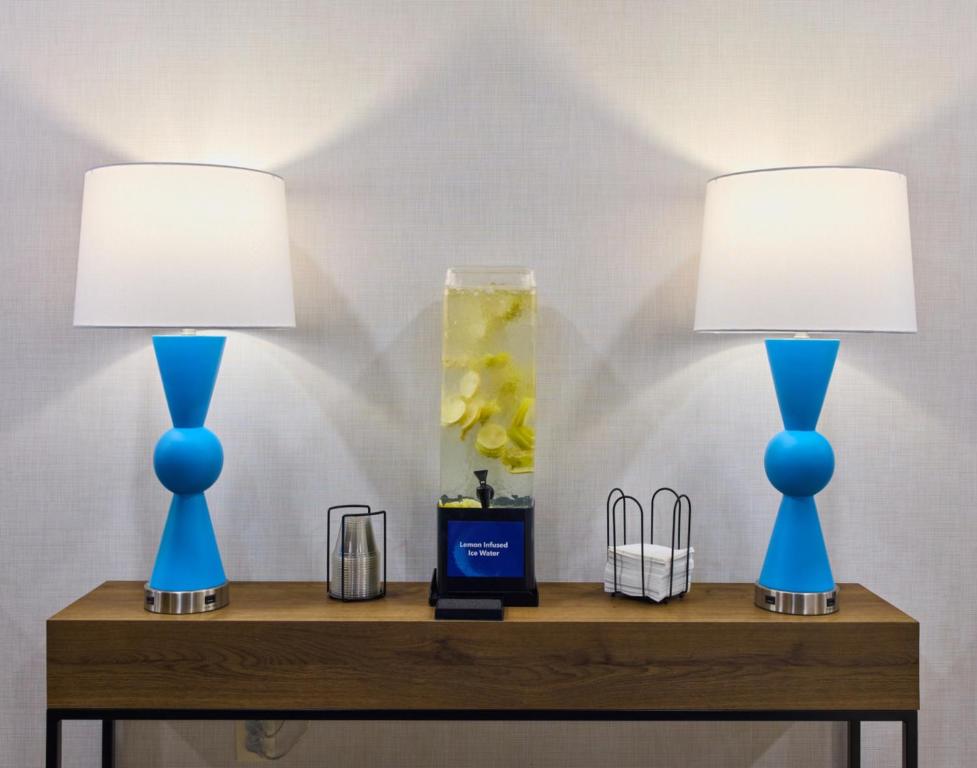 Comfort Suites Springfield-Eugene photo