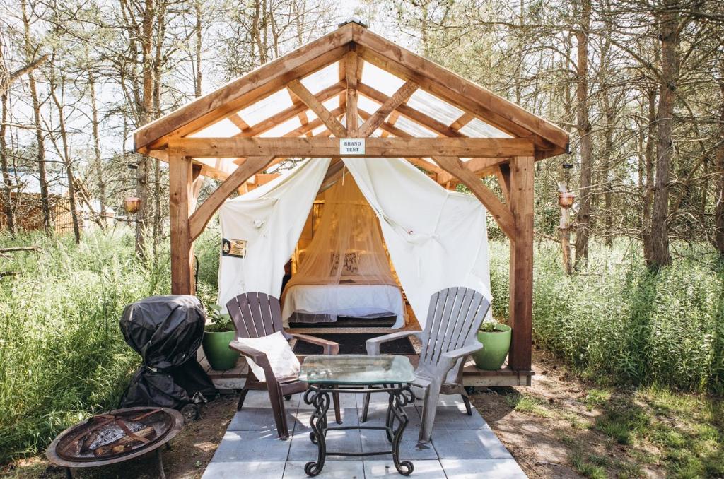 Dreamers Writing Farm, 3 Wooded Acres, Hepworth photo