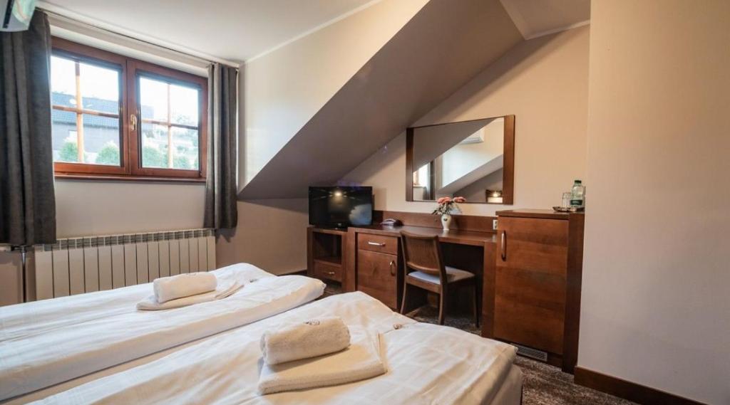 Hotel LOKIS - Triple Room With Garden View