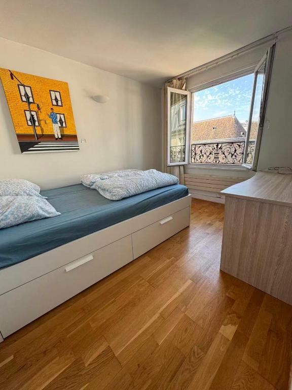 Cozy Room in Le Marais