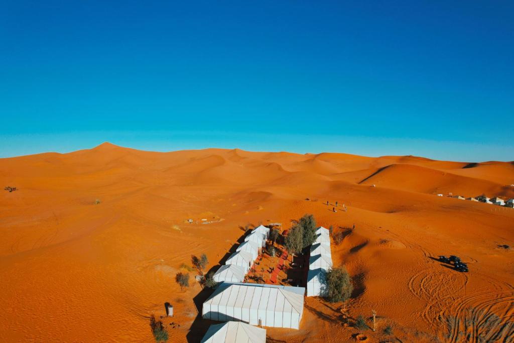 an observatory in the middle of a desert at Zahra Luxury Desert Camp in Merzouga