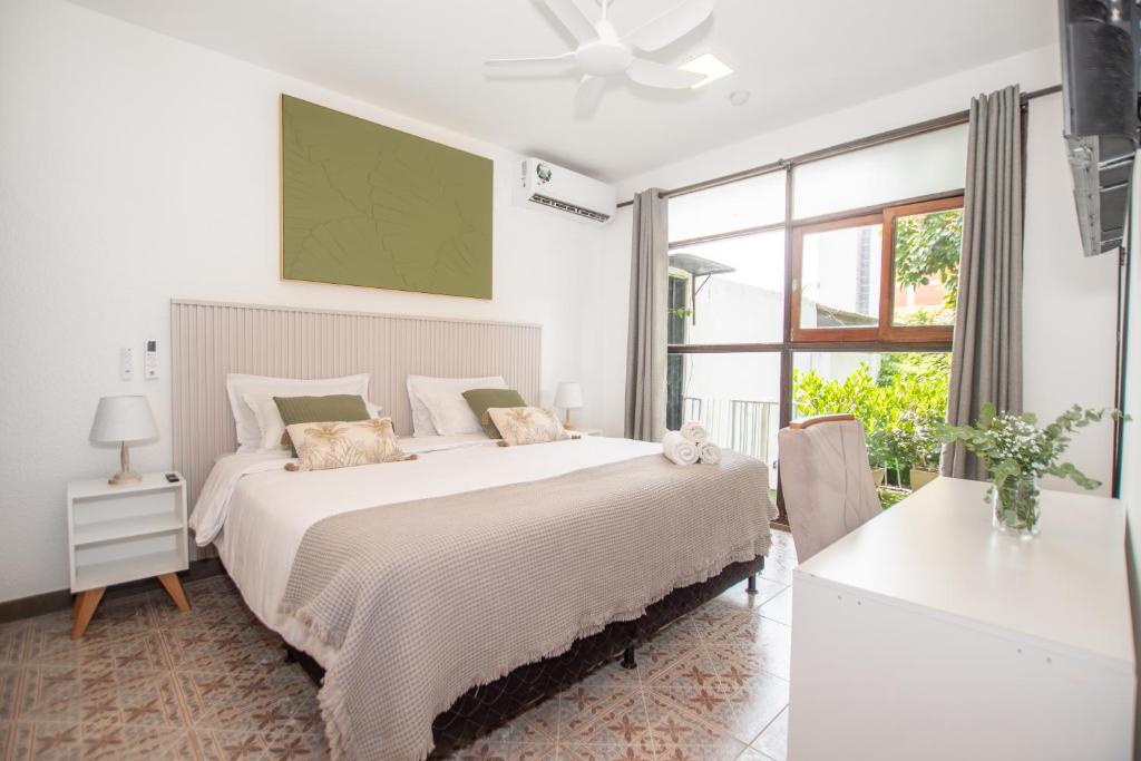 Habitación privada con terraza y WiFi rápido en el centro