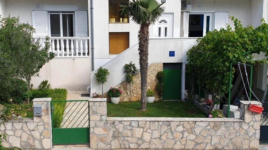 Apartments with parking space Vodice - 25282