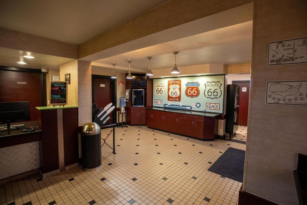 Kings House Motor Hotel, a Dazzler Select by Wyndham photo