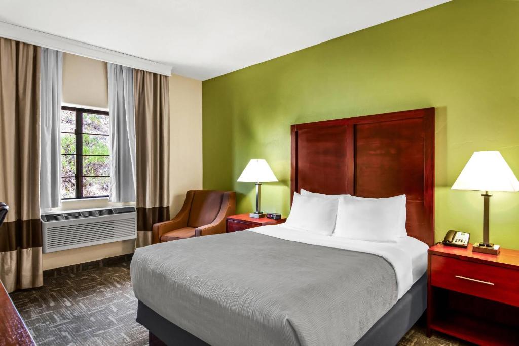 Quality Inn & Suites Vail Valley - Kamer Met Queensize Bed - Toegankelijk/Rookvrij