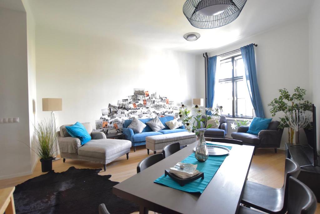 Posedenie v ubytovaní Luxury Apartment by Hi5 - Bajcsy Suite