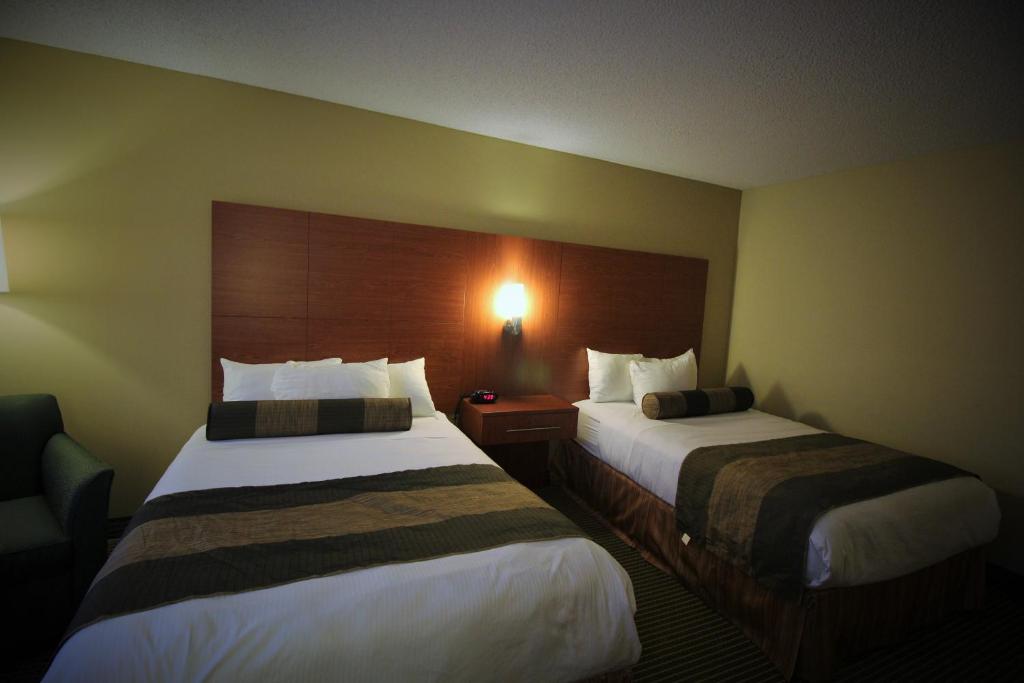 Quality Inn & Suites - Double Room With Two Double Beds