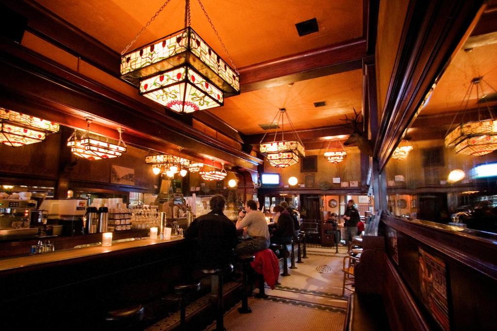 Hosté ubytování McMenamins Olympic Club
