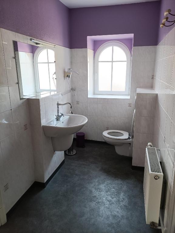 Le Clos Belle Rose et La Roseraie - Familiekamer Met Eigen Badkamer