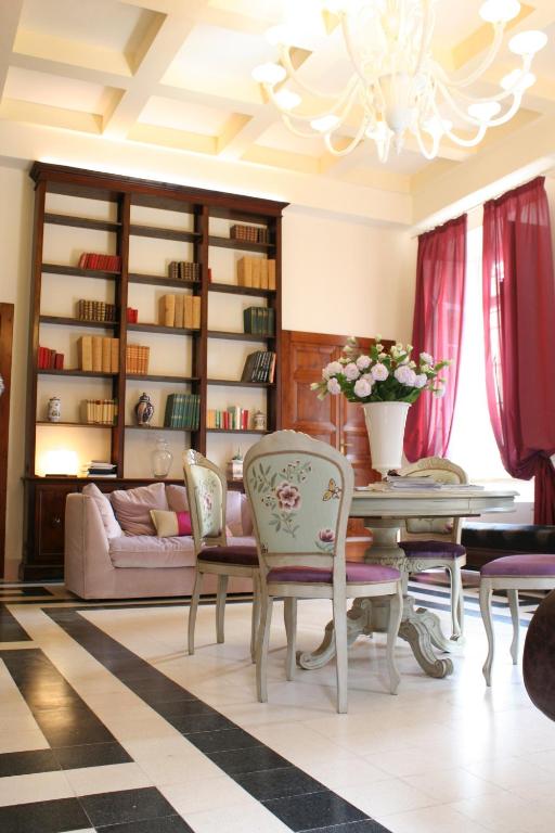 Część wypoczynkowa w obiekcie Relais Villa Sant'Isidoro