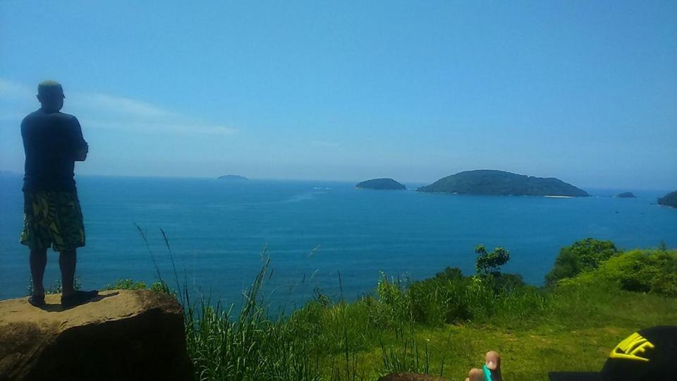  Suítes em casa de família Itamambuca